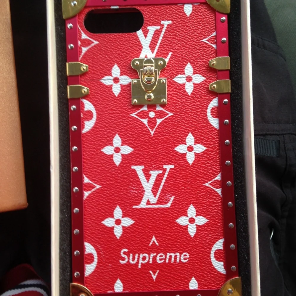 Louis Vuitton Supreme iPhone 7 Eye Trunk Phone Case New/Never Used W/ Box 2017